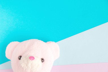 Oyuncak ayıyı yakından çek.