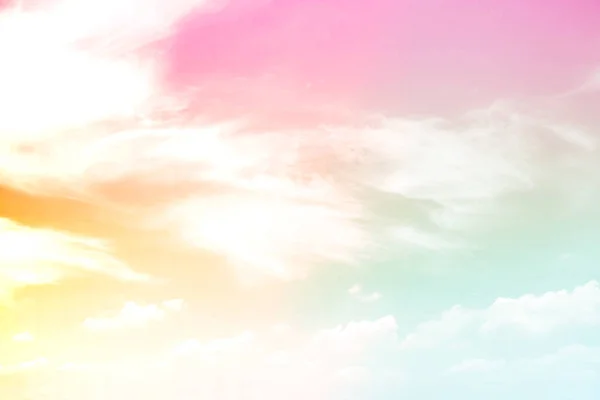 Stonowane Ujęcie Piękne Zachmurzone Niebo Naturalna Tapeta — Zdjęcie stockowe