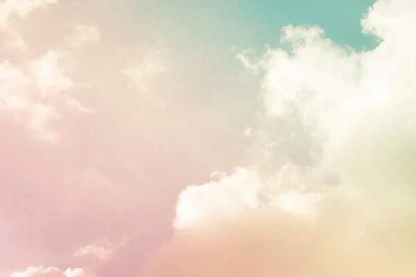 Gökyüzü Bulutlu Turuncu Mavi Eğimli — Stok fotoğraf