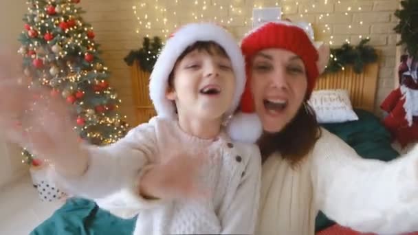 Online Grüße Weihnachten Fernkommunikation Mit Der Großmutter Über Das Internet — Stockvideo