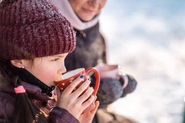 Férias Família Valores Familiares Mãe Passa Divertimento Com Filha Inverno — Fotografia de Stock