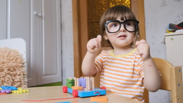 Erken Çocuk Gelişimi Çocuğun Evde Eğitimi Çocuklara Öğretmek Için Yeni — Stok video