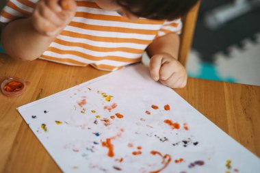 Erken çocuk gelişimi. Çocuğun evde eğitimi. Çocuklara öğretmek için yeni yöntemler ve teknolojiler. Çocukların yaratıcı gelişimi.