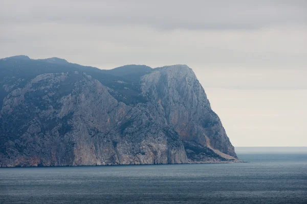 Montaña en el mar — Foto de Stock