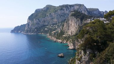 İtalya 'nın Capri Körfezi' nde çarpıcı bir manzara