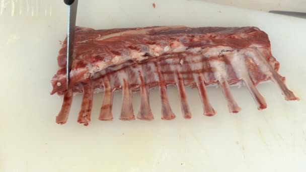 Cutting Sheep Meat Butcher Chopping Cutting Fresh Lamb Meat Preparation — Stockvideo
