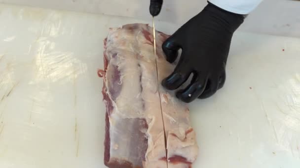 Cutting Sheep Meat Butcher Chopping Cutting Fresh Lamb Meat Preparation — Vídeo de stock