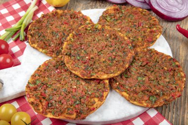 Türk Mini pizzası Lahmacun, Mini Lahmacun. Türkçe isim; findik lahmacun