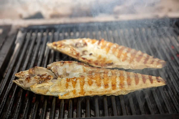 Pescado Besugo Parrilla Plato Pescado Parrilla Servicio Restaurante Besugo — Foto de Stock