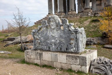 Kutahya 'nın Cavdarhisar bölgesindeki Aizanoi Zeus Tapınağı. Antik Roma Şehri Arizona, Kutahya, Türkiye.