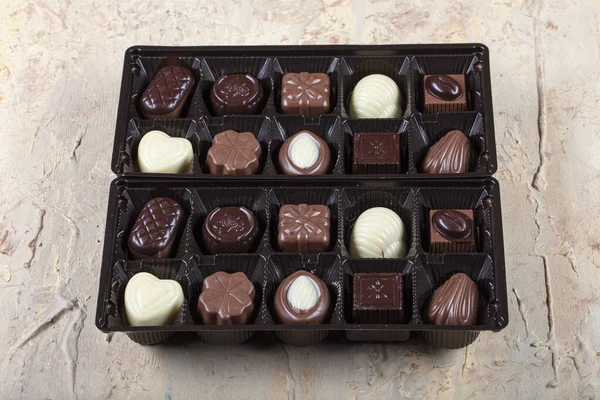 Шоколад Коробке Специально Упакованный Подарочный Шоколад Фисташка Фундук Грецкий Орех — стоковое фото
