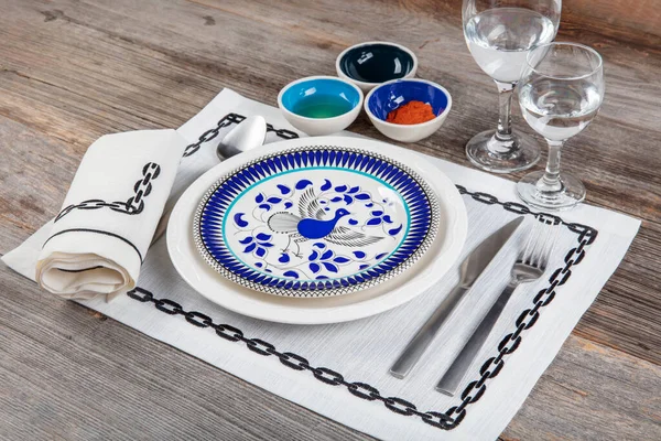 Flat Lay Modern Feestelijke Feesttafel Met Bord Vork Mes Lepel — Stockfoto