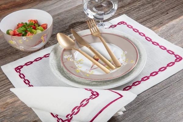 Ajuste Mesa Fiesta Moderno Plano Con Plato Tenedor Cuchillo Cuchara — Foto de Stock