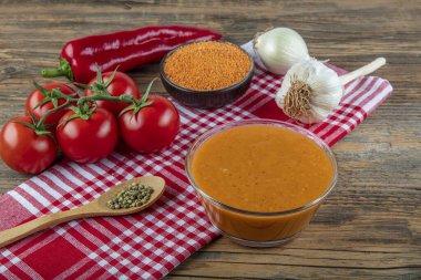 Türk mutfağından geleneksel tarhana çorbası. Klasik Türk Çorbası (Tarhana).