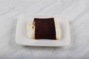 Geleneksel Türk Çölü Kazandibi. Sütlü Puding.