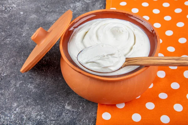 Turecké Řecké Tradiční Mléčné Potraviny Jogurt Nebo Kmen Jogurt Kastrolu — Stock fotografie