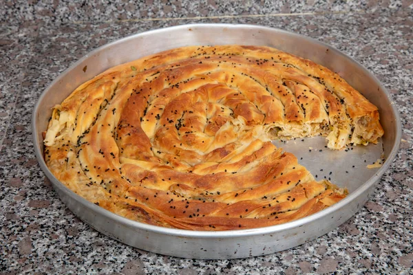 Bosnalı Borek Yapımı Borek Ispanak Patates Peynir Türk Mutfağı Türk — Stok fotoğraf