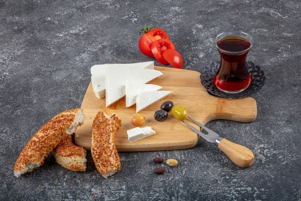 Turkish Bagel Simit Gevrek Hot Brewed Turkish Tea Feta Cheese — Stock Photo, Image