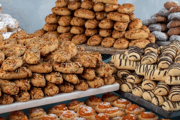 Turecká Kuchyně Křupavé Čerstvé Sušenky Cookies Jsou Nabízeny Prodeji Cukrárně — Stock fotografie