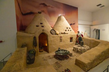 Şanlıurfa Türkiye 7 Kasım 2025; Şanlıurfa Arkeoloji Müzesi Sergisi, Türkiye. Sanliurfa 'daki arkeoloji müzesinin içi ve eserleri..