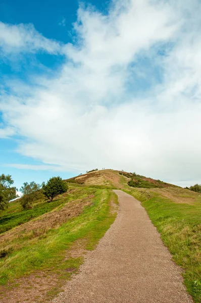 Gündüz vakti İngiltere 'nin Malvern tepeleri.