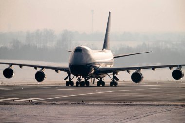 Vilnius Litvanya 2021-01-22 Vilnius Litvanya 2021-01-22 (4K-SW008) SILK Yolu Batı Havalimanı BOEING 747-400F