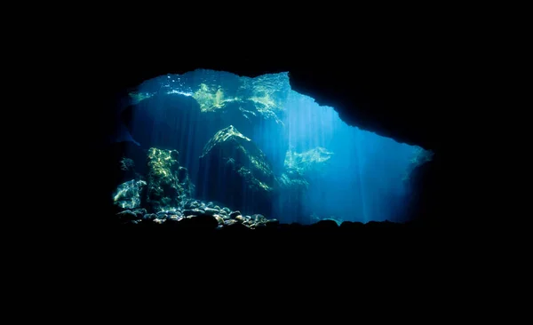 Vackert Undervattensfoto Från Grotta Med Solljus Från Ett Dyk Kanarieöarna — Stockfoto