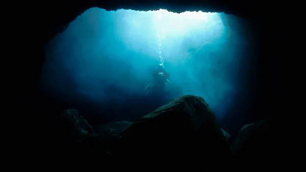 Photo Sous Marine Plongeur Dans Une Grotte Une Plongée Sous — Photo