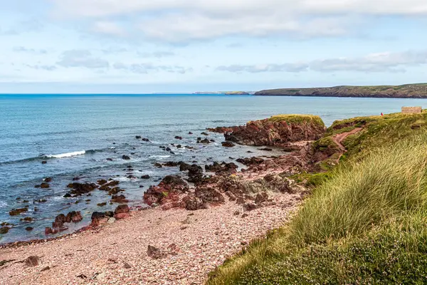 Pembrokeshire Castlemartin Wales联合王国 七月里阳光灿烂的日子里 海边的风景 — 图库照片