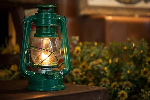 Oil Lamp Bench Garden — Stock Photo, Image