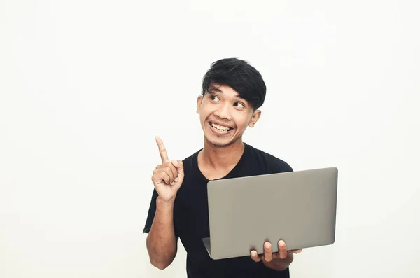 Asiatisk Man Bär Avslappnad Svart Shirt Bär Bärbar Dator Med — Stockfoto