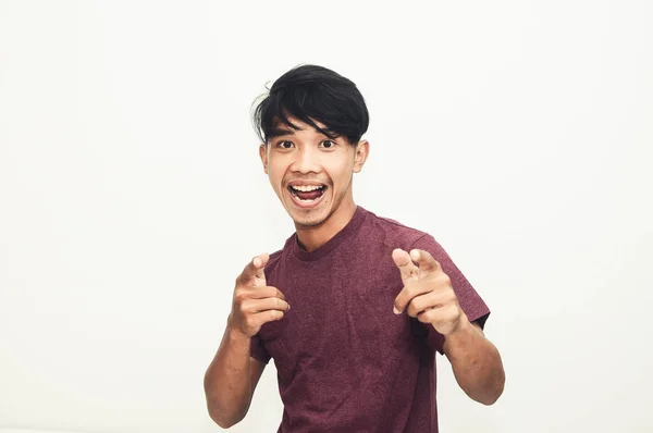 Asijští Muži Úsměv Ležérní Košile Veselým Nadšeným Výrazem — Stock fotografie
