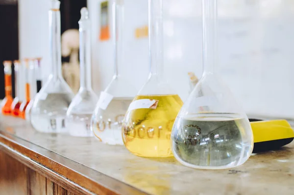 Лабораторний Скляний Посуд Обладнання Готове Експерименту Науково Дослідній Лабораторії — стокове фото