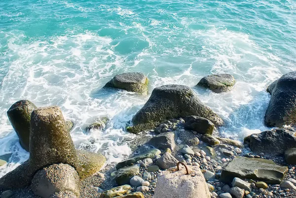 Vlnolamy Pobřeží Černého Moře Krymu Seascape Betonové Vlnolamy Proti Modré — Stock fotografie