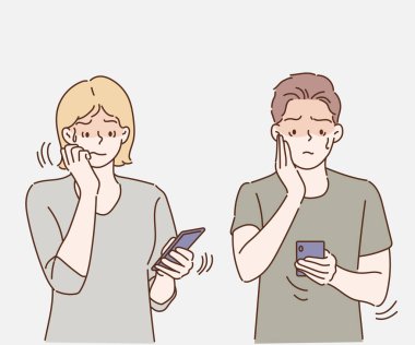 Kız ve erkek, akıllı telefondaki mesajı okuduktan sonra şok edici bir ifade takındılar. Endişeli yüzleri var. İnce çizgi şeklinde çizilmiş el, vektör çizimleri.