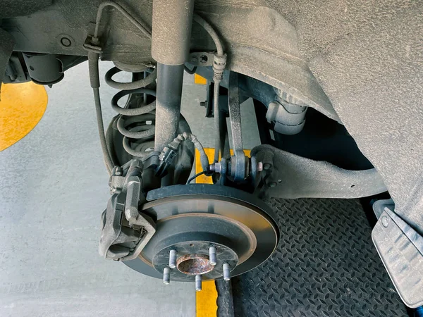 Travão Disco Sistema Suspensão Carro Ser Fixado Garagem — Fotografia de Stock