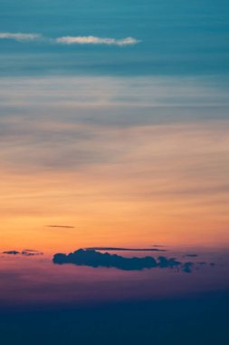 Arkaplan için bulutların ve gökyüzünün güzel dokusu