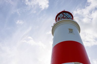 South Shields UK: 29 Temmuz 2020: Souter Lighthouse ve The Leas güzel bir yaz gününde