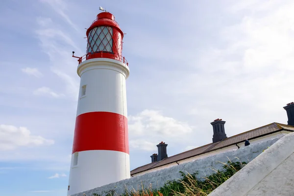 South Shields UK: 29 Temmuz 2020: Souter Lighthouse ve The Leas güzel bir yaz gününde