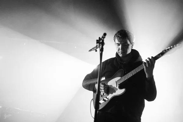 Newcastle UK: 21 Ekim 2019: Man of Moon (orkestra / müzik ikilisi) Tyne üzerinde Newcastle konserinde