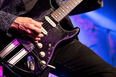 Newcastle UK: 17 Temmuz 2019: Kenny Wayne Shepherd Band Newcastle Kazan dairesinde konser verdi