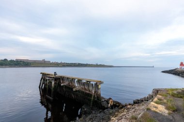 South Shields UK: 30 Temmuz 2020: Tyne Nehri üzerindeki Staiths
