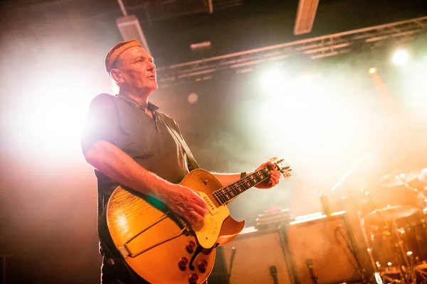 Newcastle UK: 4 Kasım 2018 - Killing Joke (gitarist Geordie Walker) Newcastle Northumbria Enstitüsü 'ndeki 40. yıldönümü turnesinde