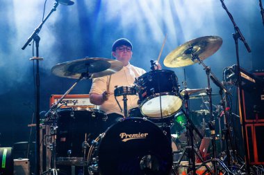 Edinburgh UK: 22 Ağustos 2018: Rev Magnetic grubu Leith Theatre Edinbugh International Festival 'de canlı performans sergiledi