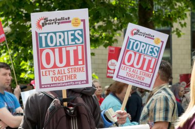 30 Temmuz 2016: Tasarruf tedbirlerine karşı protesto ve Pro Jeremy Corbyn yürüyüşü - protestocular