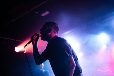 Newcastle UK: 21 Ekim 2019: Twilight Sad grubu Newcastle Öğrenci Birliği 'nde canlı yayında