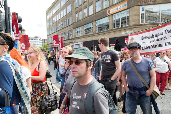 30 Temmuz 2016: Austery karşıtı protesto ve Pro Jeremey Corbyn yürüyüşü - protestocular