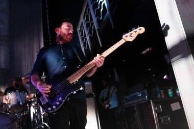 Newcastle on Tyne UK: 12 Aralık 2016: Korkmuş Tavşan Newcastle Riverside konserinde