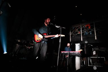 Newcastle on Tyne UK: 12 Aralık 2016: Korkmuş Tavşan, Scott Hutchison Newcastle Riverside konserinde