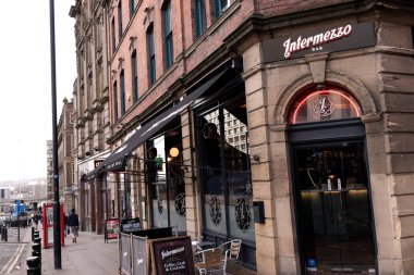 Tyne UK 'deki Newcastle - 8 Ocak 2020: Intermezzo, Alvinos ve Don Vitos Bar' ın dışı